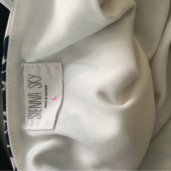 Women’s summer Dress - Picture 2 of 4